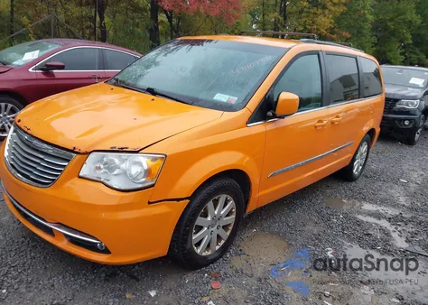 2015 Chrysler Town & Country Touring z USA, uszkodzony, nr VIN 2C4RC1BG7FR626903